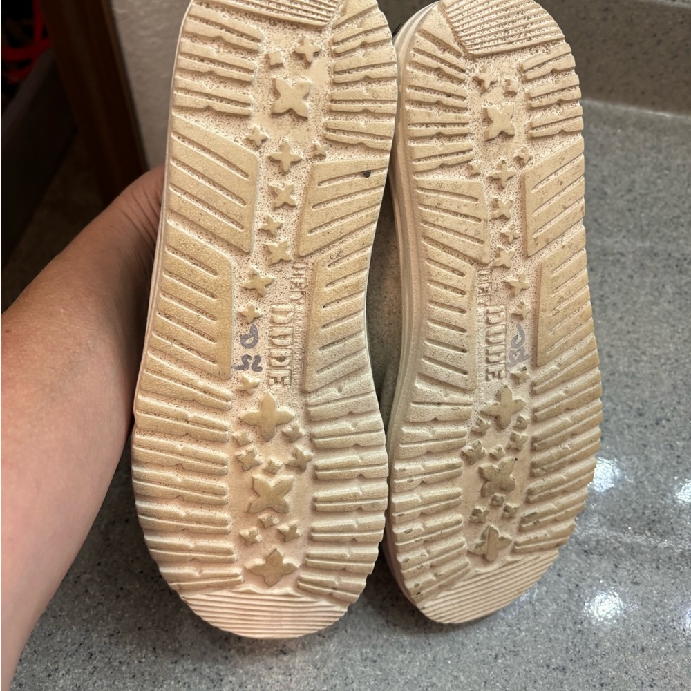 Hey Dude Cream Loafers with Leopard Print - Picture 5 of 6